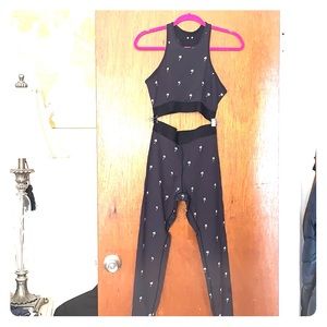 ALALA Embroidered 🍍 fitness outfit